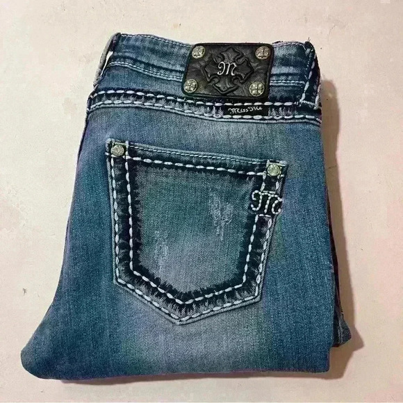 Miss Me Womens Denim Distressed Capris Jeans JPB5014 Boyfriend 30” Waist - Picture 1 of 9